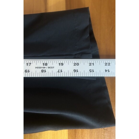 Patagonia Women’s Capris. Size 10. Flat Front. Pockets. Straight Leg. - Picture 6 of 9